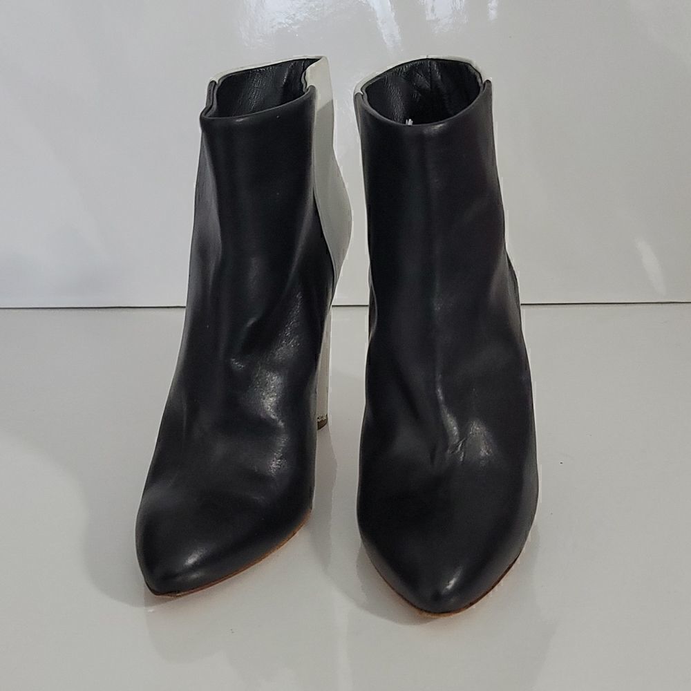 Maiyet Color Block Circular Heel Bootie - Picture 7 of 13